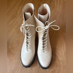 J Crew  Gwen leather lug sole lace up cream boot size 8 women’s